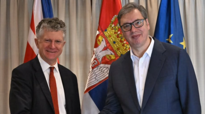 Vučić se sastao sa britanskim savetnikom za nacionalnu bezbednost: Razmenili smo mišljenja o unapređenju naših odnosa