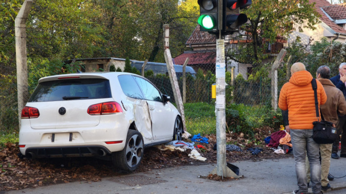 Saobraćajna nesreća na Banjici: Kolima udario dve žene, prevezene u Urgentni centar (FOTO)