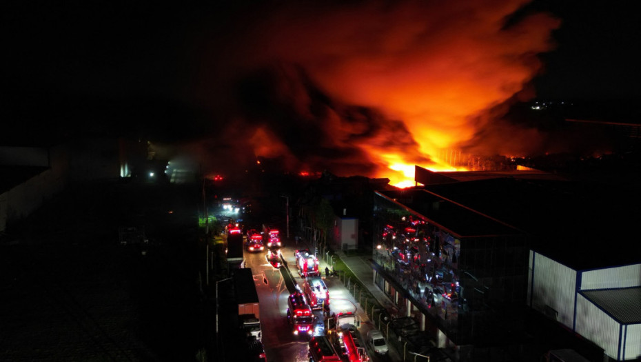 Više od 20 povređenih u eksploziji kod Buenos Ajresa, besni veliki požar