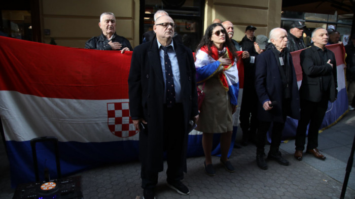 Nekoliko ekstremnih desničara protestvovalo ispred Srpskog narodnog veća u Zagrebu