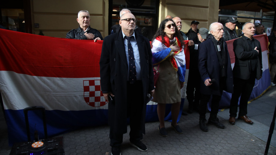 Nekoliko ekstremnih desničara protestvovalo ispred Srpskog narodnog veća u Zagrebu
