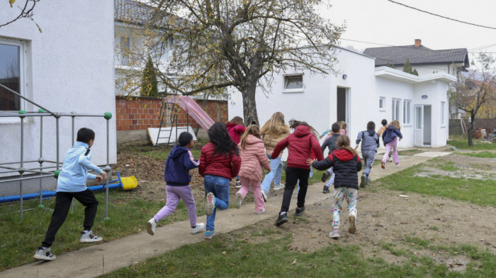 Gujon: Renovirana škola u Berivojcu na Kosovu i Metohiji - 54. po redu