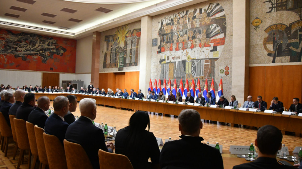 Održana sednica Vlade Srbije, glavna tema - NIS, Đedović: "Srbija 37 dana nije dobila ni kap nafte"