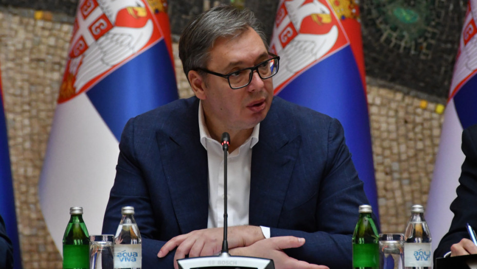Vučić o NIS: Stradali smo kao trava u sudaru slonova, građani ne treba da brinu