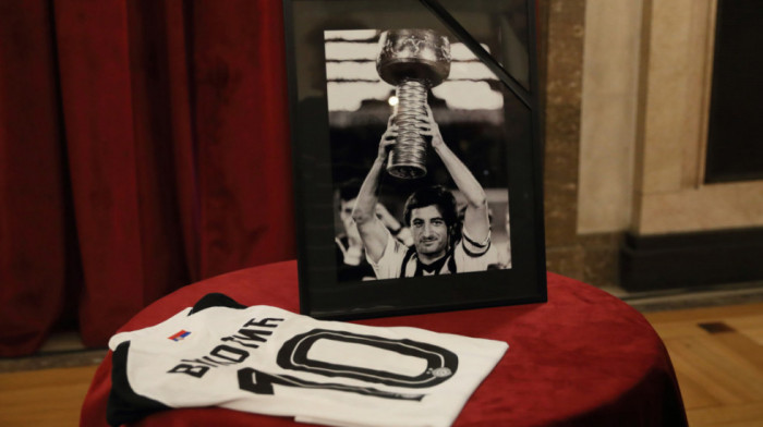 Glavni teren SC Partizan-Teleoptik od danas nosi ime Momčilo Vukotić