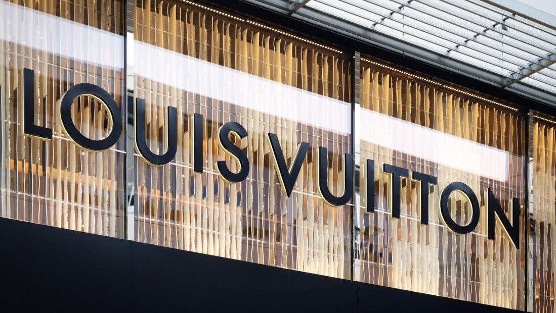 Grupa maskirani lopova opljačkala butik Luj Viton u centru Rima: Kolima razbili izlog