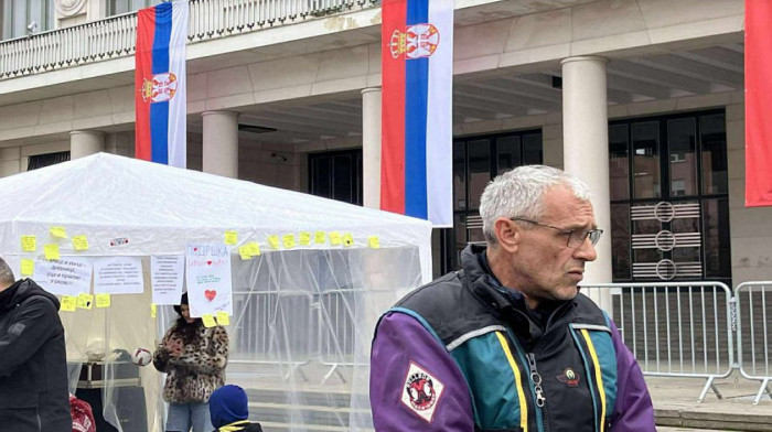 Jaćimoviću pozlilo osmog dana štrajka glađu, jedan autobus mu jutros vraćen