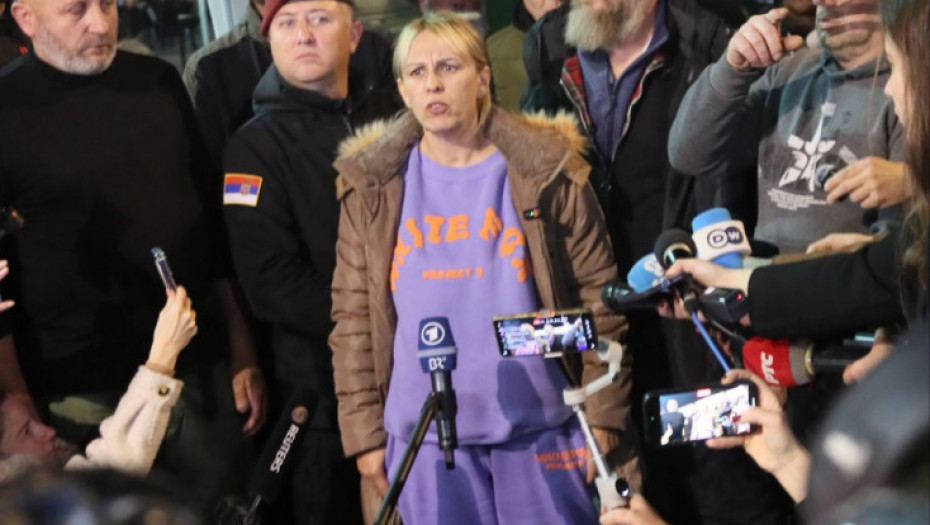 Hrka nastavlja svoj protest kod Skupštine Srbije: "Aktivnosti će biti, ali vreme za objavu još nije došlo"