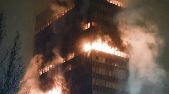 Izbio veliki požar u Zagrebu: Vatra guta zgradu novinske kuće "Vjesnik", 100 vatrogasaca na terenu (FOTO, VIDEO)