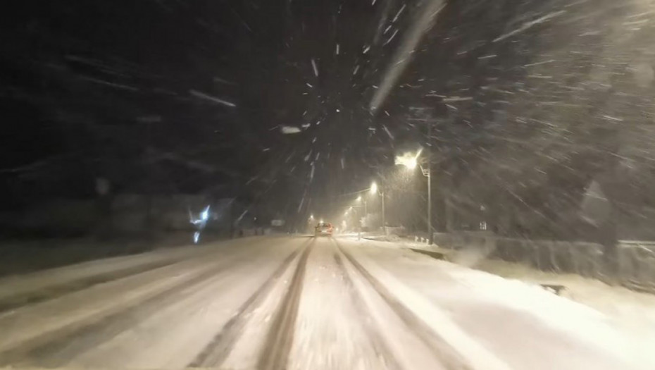 Sneg i susnežica zahvatili Srbiju: Zlatibor i Šumadija pod belim pokrivačem (FOTO/VIDEO)