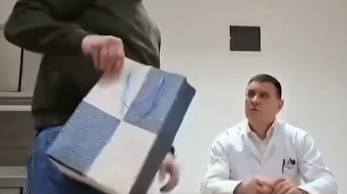 Politički ratovi snimcima: Poslednja u nizu je afera "kokain" sa bivšim direktorom UKC Vladom Đajićem