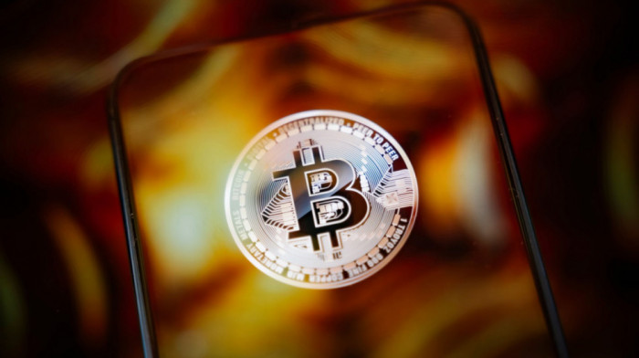 Bitkoin pao za 2,73 odsto na 58.160 evra, itirijum za 3,74 odsto na 1.715 evra