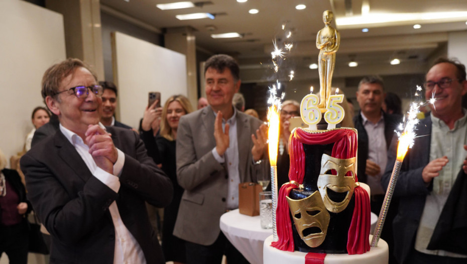 Premijerom predstave "Gospodin u čizmama od dima" u Madlenianumu obeležen rođendan Tihomira Stanića