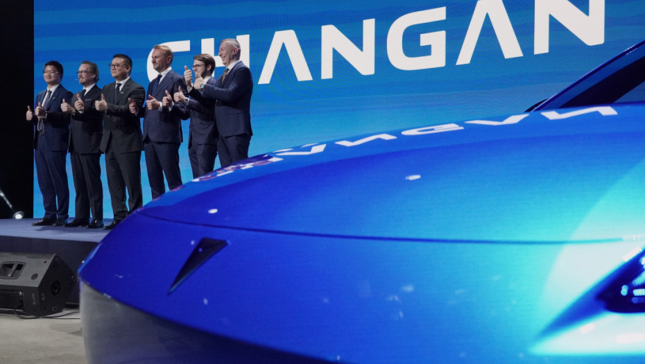 Kineska automobilska kompanija stigla u Srbiju: Predstavljeni automobili deepal s05 i S07