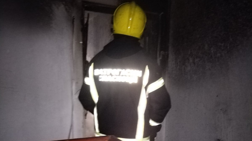 Požar u stanu u Lazarevcu: Jedna osoba hospitalizovana, evakuisan vrtić u prizemlju zgrade (FOTO, VIDEO)