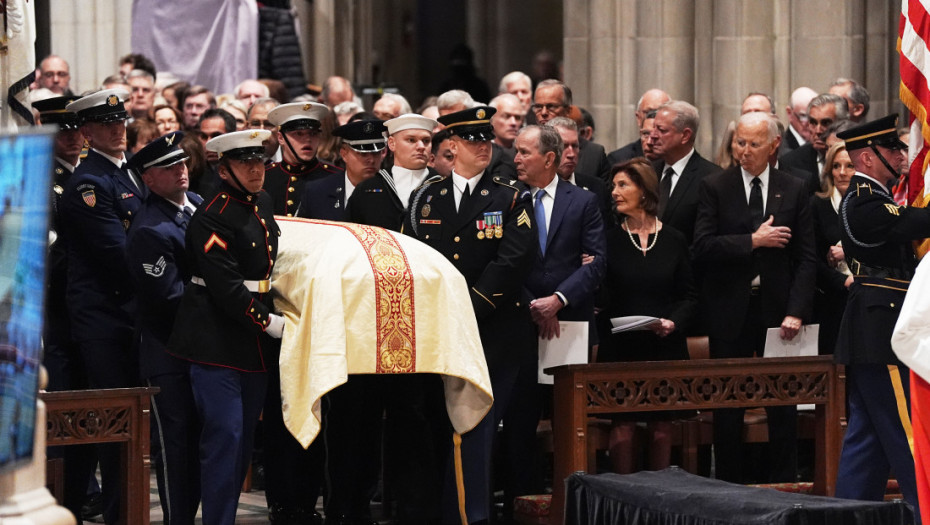 Sahrana Dika Čejnija u Vašingtonu: Prisustvuju mnogobrojne visoke zvanice, Tramp i Vens nisu pozvani (FOTO)