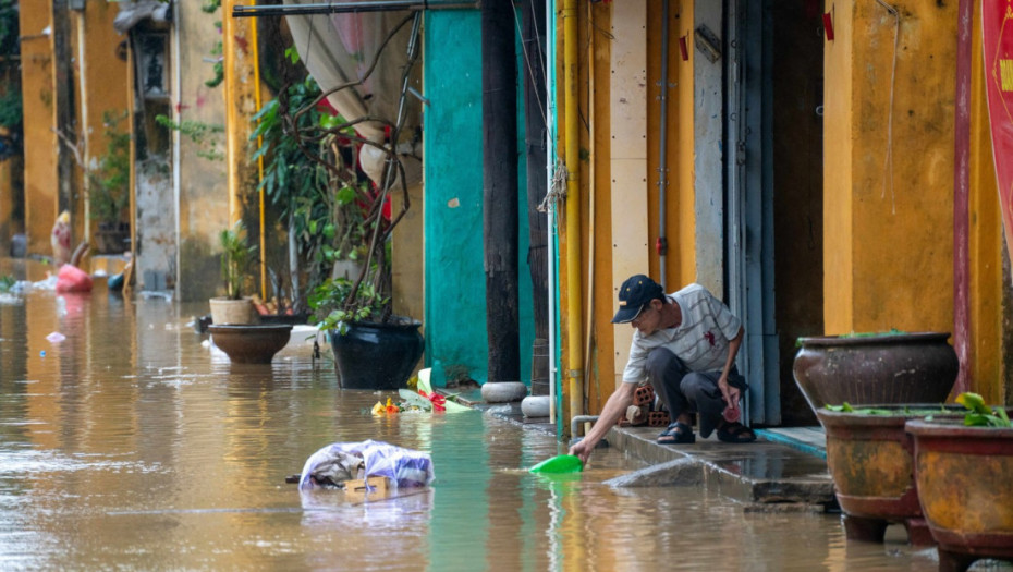 Najmanje 52 osobe poginule u poplavama u Vijetnamu, šteta od 113 miliona dolara