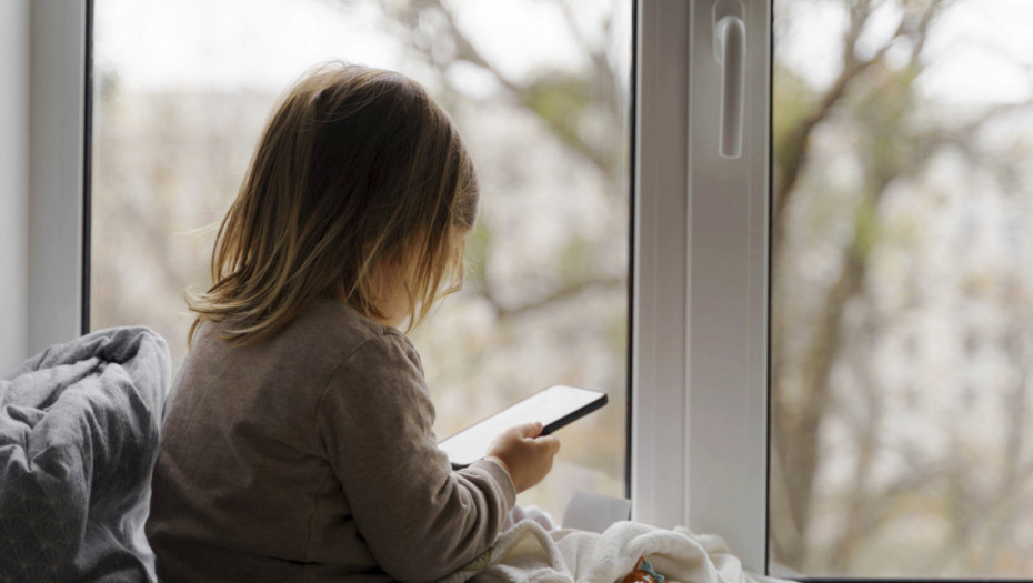 Danska najavila uvođenje ograničenja korišćenja društvenih mreža za decu u 2026.