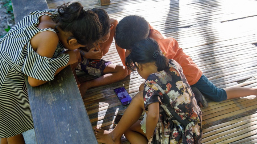 Mentalno zdravlje nasuprot slobodi govora: Prednosti i nedostaci zabrane društvenih mreža najmlađima