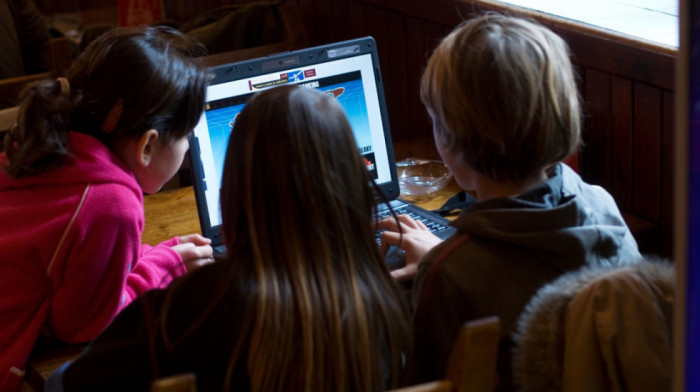 Istraživači navode da su petogodišnjaci ozbiljno navučeni na štetne digitalne sadržaje