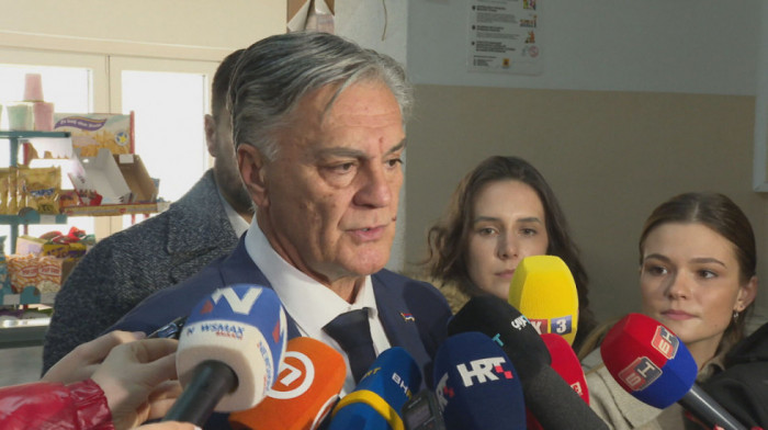 Predsednik Republike Srpske Siniša Karan primljen u bolnicu