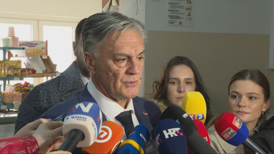 Predsednik Republike Srpske Siniša Karan primljen u bolnicu