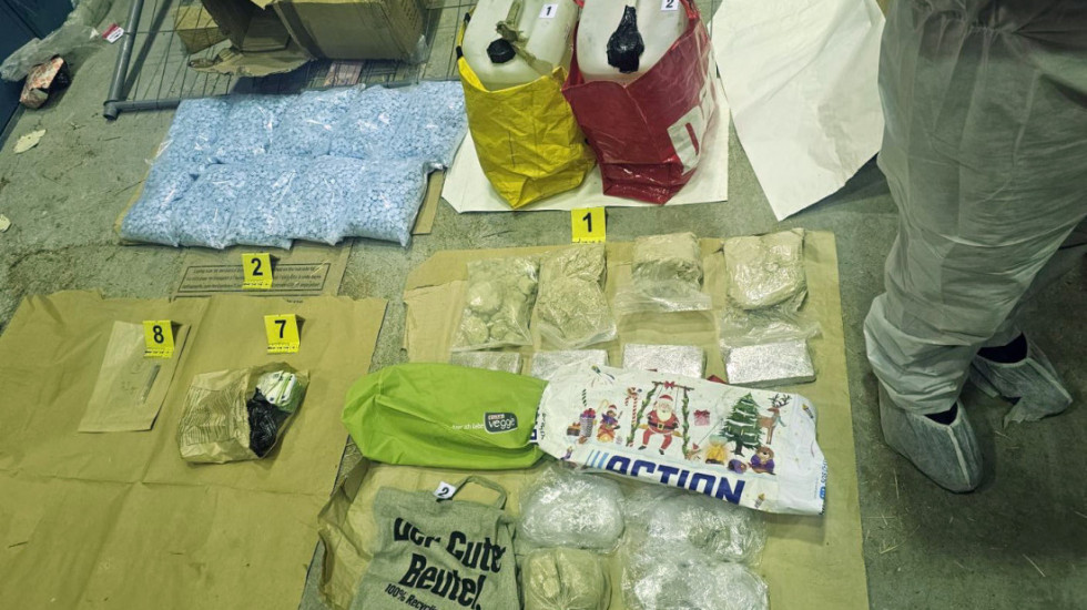 Velika zaplena na Horgošu: Šleper pun droge i para zaustavljen kod Subotice, dve osobe uhapšene