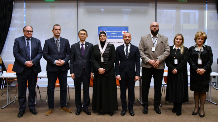 Japan donirao mašinu za čišćenje snega Sjenici i medicinsku opremu Domu zdravlja u Bačkoj Topoli