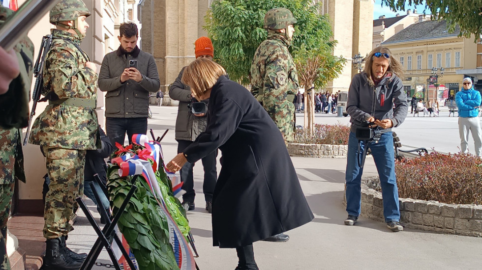 Gojković položila venac povodom godišnjice prisajedinjenja Vojvodine Srbiji