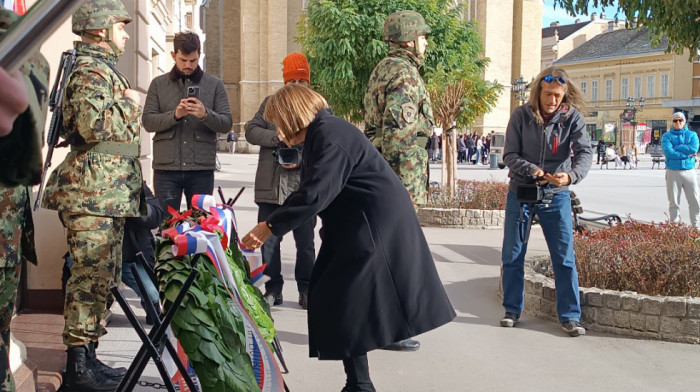 Gojković položila venac povodom godišnjice prisajedinjenja Vojvodine Srbiji