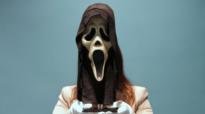 Legendarni rekviziti na aukciji: Lobanja "Terminatora", zmaj iz "Igre prestola" i maska iz "Vriska" idu "pod čekić"