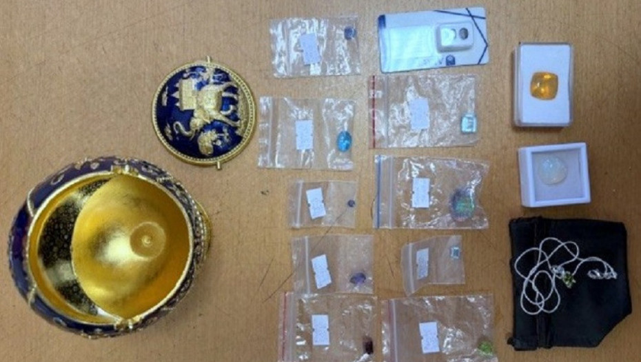 Sprečen pokušaj krijumčarenja poludragog kamenja na Horgošu