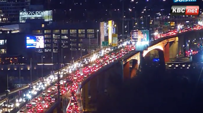 Saobraćajni kolaps u Beogradu: Gazela i centar paralisani, vozači u dugim kolonama