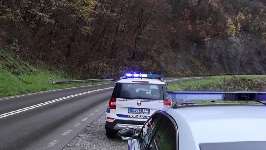 Teretno vozilo oborilo ženu u Nišu, policija traga za vozačem