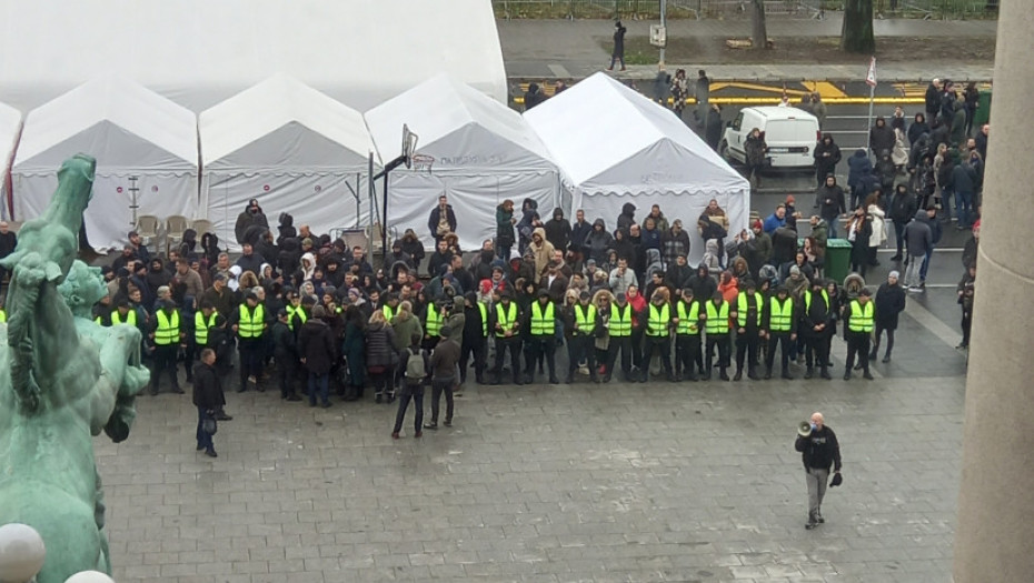 Incident  ispred Skupštine Srbije, kasni početak sednice parlamenta