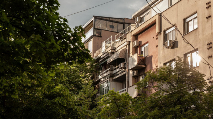 Kupovina kuće u dvorištu zgrade: Advokat objašnjava da li je ovo legalna i sigurna investicija