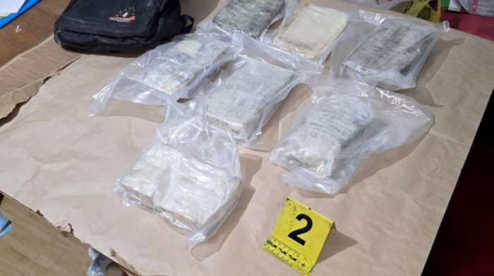 Dačić: Uhapšena dva muškarca, zaplenjeno 12 kilograma kokaina