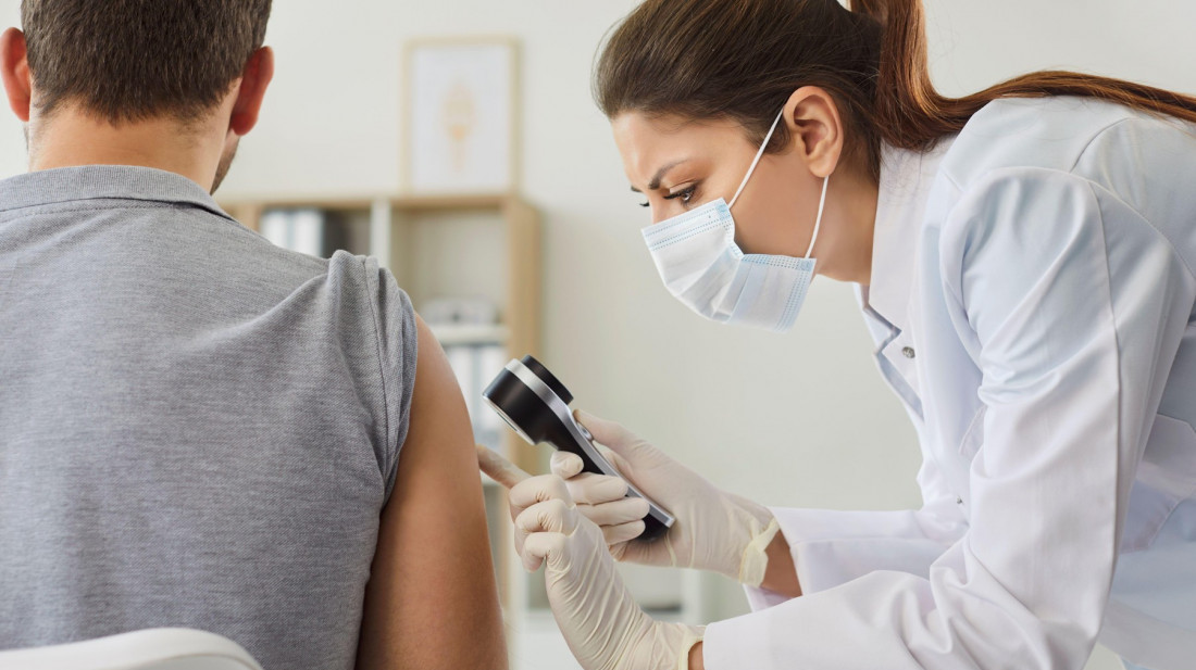 Prvi pacijent iz Srbije prima rusku vakcinu protiv raka: Kako izgleda put do eksperimentalne terapije?