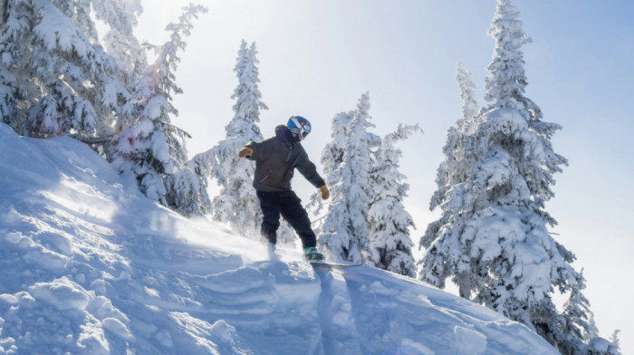Odlazak na zimovanje bi mogao da se zakomplikuje: Popularna skijaška destinacija uvodi obavezno nošenje posebnih kaciga