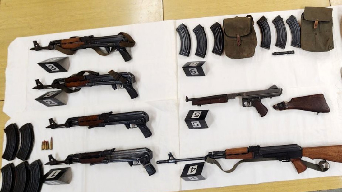 Uhapšen muškarac u Pančevu: Policija pronašla arsenal oružja u njegovoj kući (FOTO)