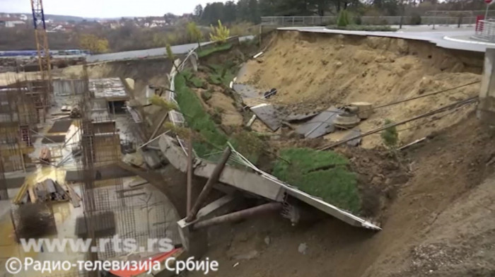 Oglasila se kompanija "Inobačka" o urušavanju potpornog zida u Kragujevcu: "Više puta smo se obraćali nadležnima"