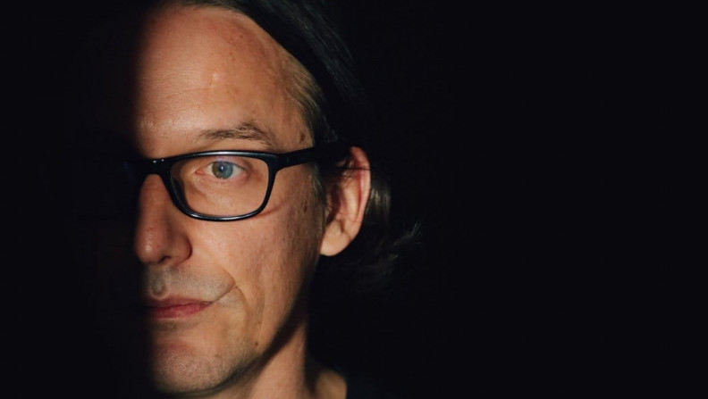 Bojan Brukner predstavio zbirke "Pesme koje se pričaju oko vatre" i "Pesme koje se šapuću u bradu"