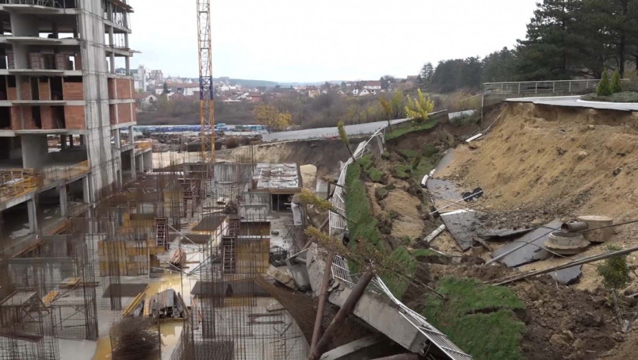 Investitoru naložena hitna sanacija štete zbog obrušavanja potpornog zida na gradilištu u Kragujevcu