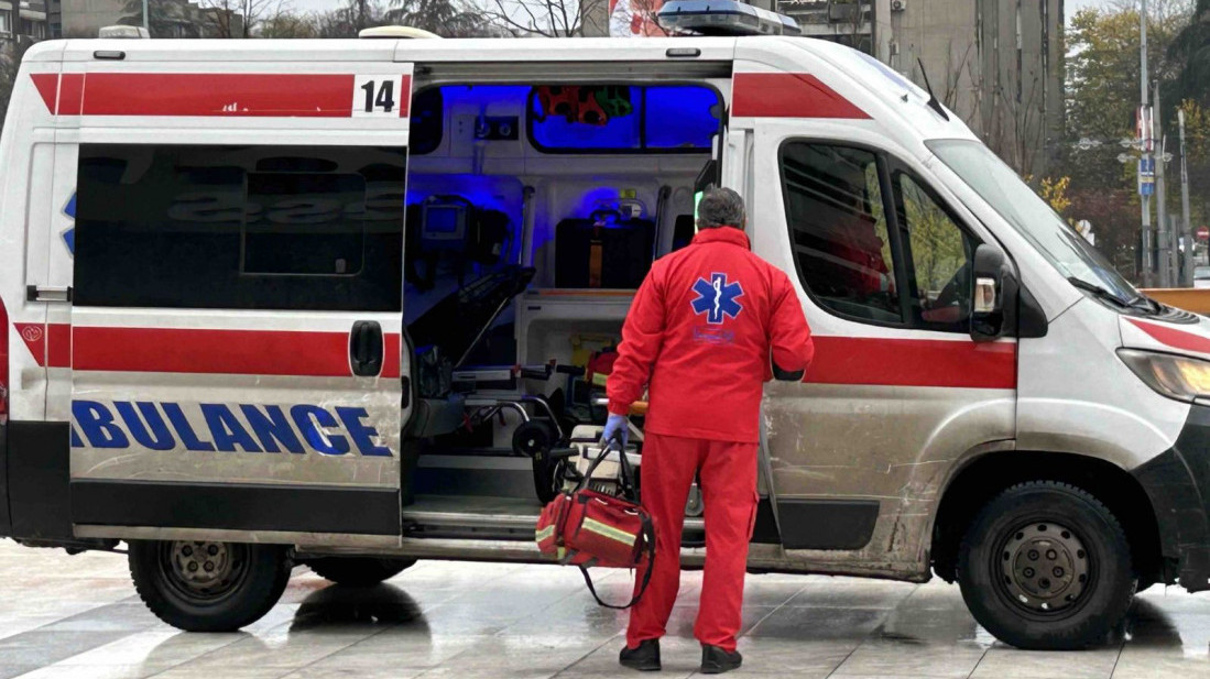 Noć u Beogradu: Muškarac u Zemunu poginuo kada ga je udario voz