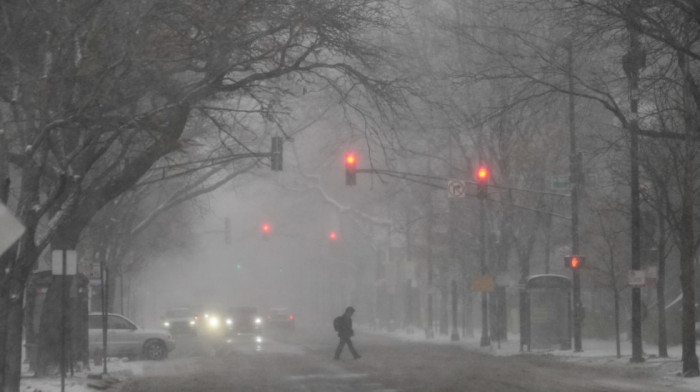Stiže zimska oluja u regionu Velikih jezera: Može doći do kašnjenja na aerodromima i usporavanja saobraćaja