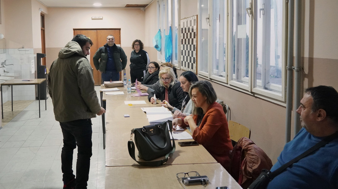 IZBORI U NEGOTINU, MIONICI I SEČNJU: Sva birališta otvorena na vreme