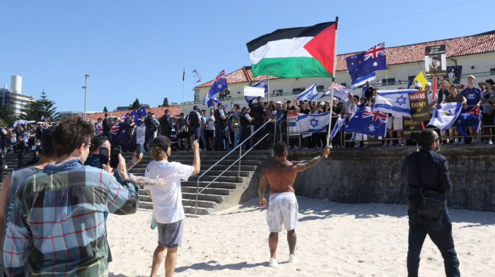 Policija u Sidneju istražuje anti-izraelske grafite na plaži Bondaj