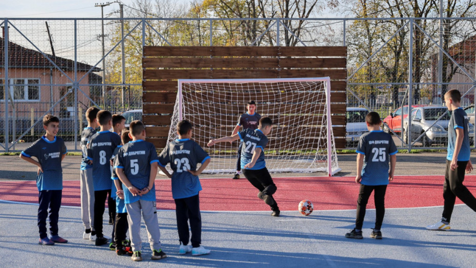 Gujon: Jedno od najvećih srpskih sela na centralnom Кosovu i Metohiji dobilo novi sportski teren
