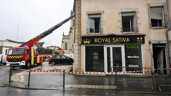 Pet žrtava požara u trospratnici u Francuskoj: Među poginulima šenaestogodišnjak