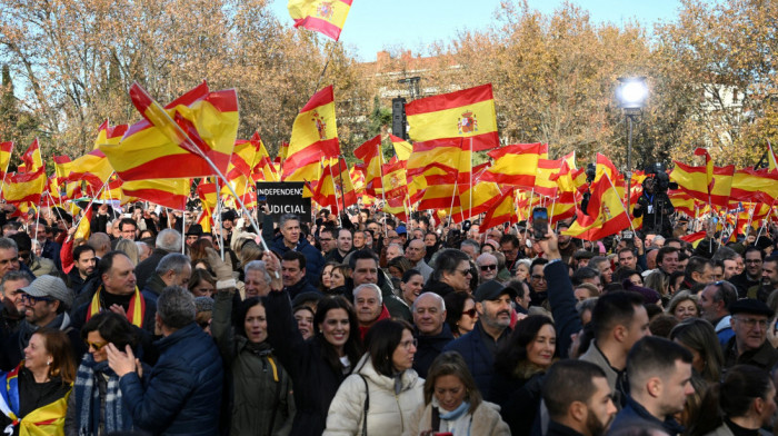 Hiljade ljudi na protestu Narodne partije protiv korupcije u Madridu